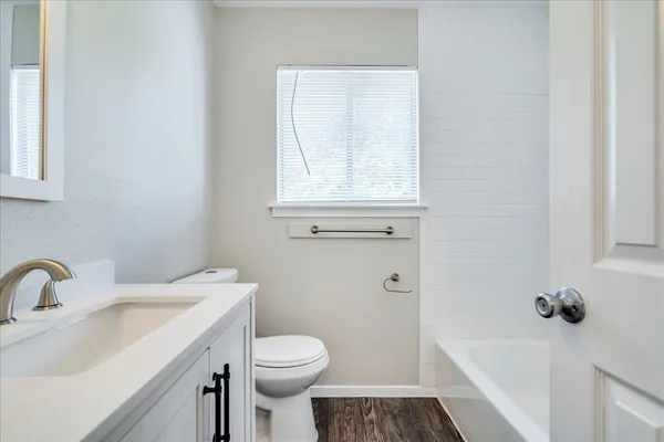 $1,400 | 408 Vista W Court, Unit A, Bastrop, TX 78602