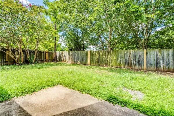 $1,400 | 408 Vista W Court, Unit A, Bastrop, TX 78602