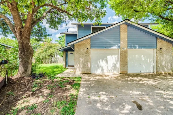 $1,400 | 408 Vista W Court, Unit A, Bastrop, TX 78602