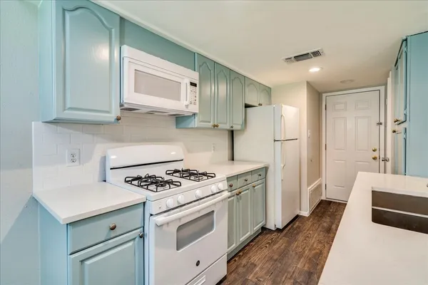 $1,400 | 408 Vista W Court, Unit A, Bastrop, TX 78602