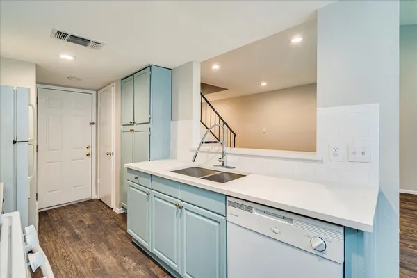 $1,400 | 408 Vista W Court, Unit A, Bastrop, TX 78602