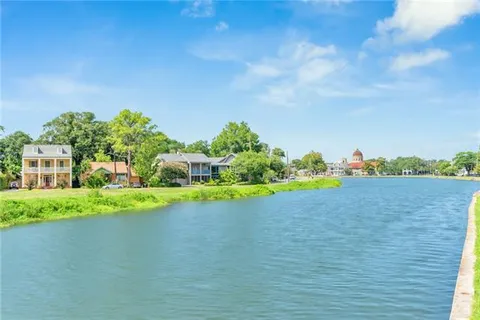 $270,000 | 818 Moss Street, Unit 101, New Orleans, LA 70119