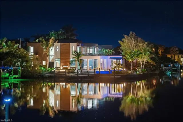 $6,700,000 | 1100 Sandpiper Street, Naples, FL 34102