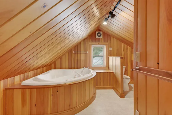 $620,000 | 307 Highway 41, Winthrop, ME 04364