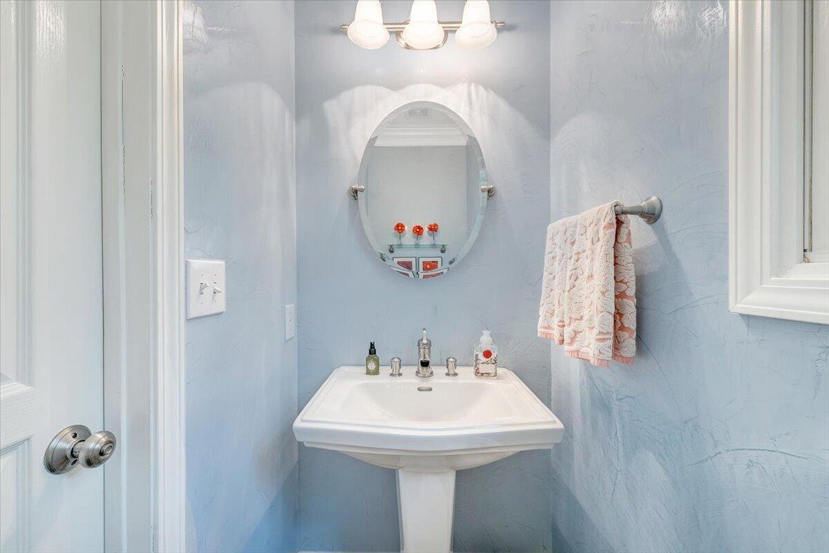 159 Lakeshore Terrace Road Hardy, VA 24101 - Photo 19 of 90 Half Bath
