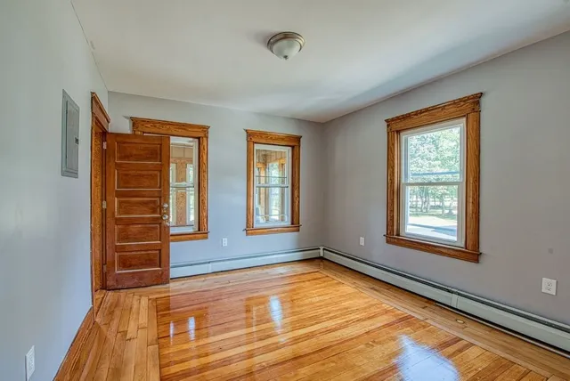 $2,200 | 92 East Water Street, Unit 2, Taunton, MA 02780