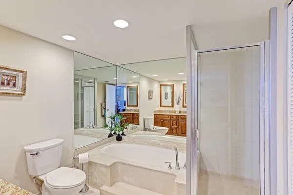 $7,500 | 5510 North Ocean Drive, Unit 17D, Singer Island, FL 33404
