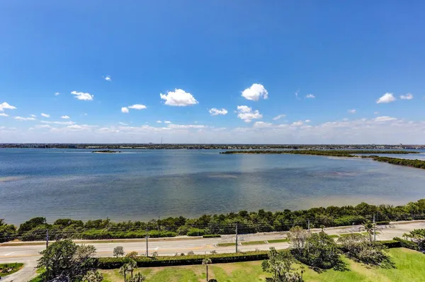 $7,500 | 5510 North Ocean Drive, Unit 17D, Singer Island, FL 33404