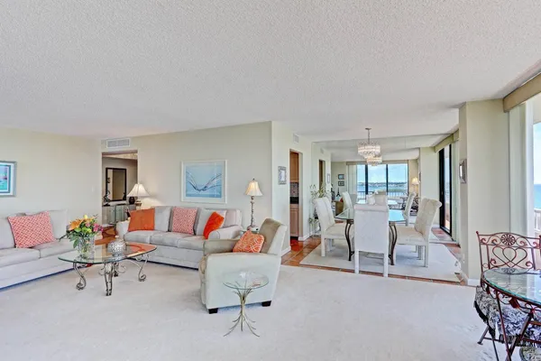 $7,500 | 5510 North Ocean Drive, Unit 17D, Singer Island, FL 33404