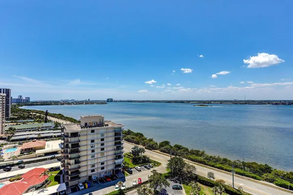 $7,500 | 5510 North Ocean Drive, Unit 17D, Singer Island, FL 33404