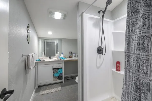 $484,900 | 105 Hebar Street, East Lynne, MO 64743