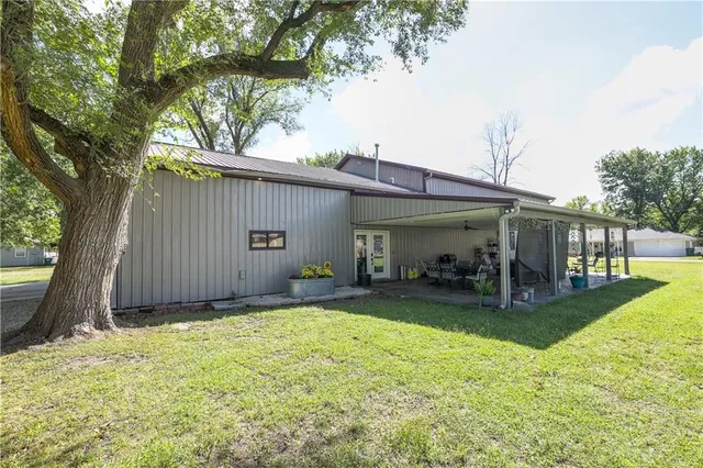 $520,000 | 105 Hebar Street, East Lynne, MO 64743