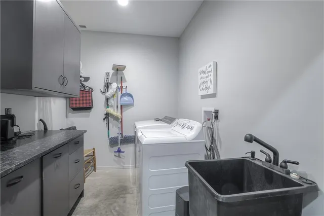 $520,000 | 105 Hebar Street, East Lynne, MO 64743