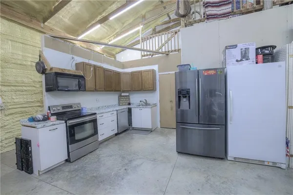 $484,900 | 105 Hebar Street, East Lynne, MO 64743