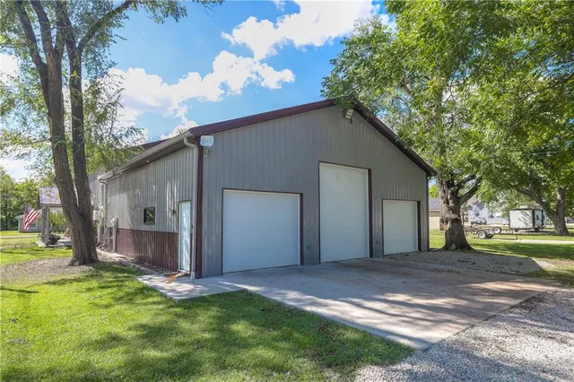 $520,000 | 105 Hebar Street, East Lynne, MO 64743