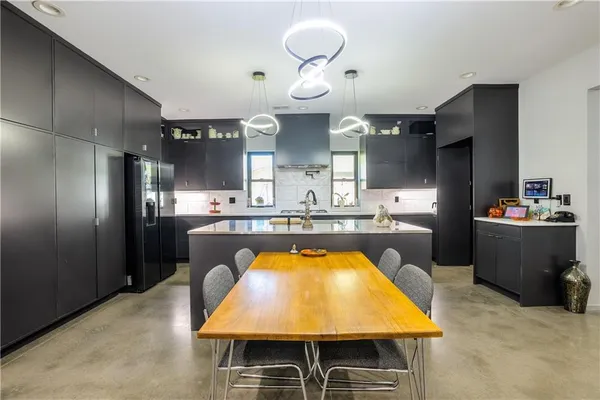 $484,900 | 105 Hebar Street, East Lynne, MO 64743