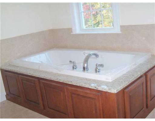 340 Hammet Road Coventry, RI 02816 - Photo 5 of 8 Bathroom.