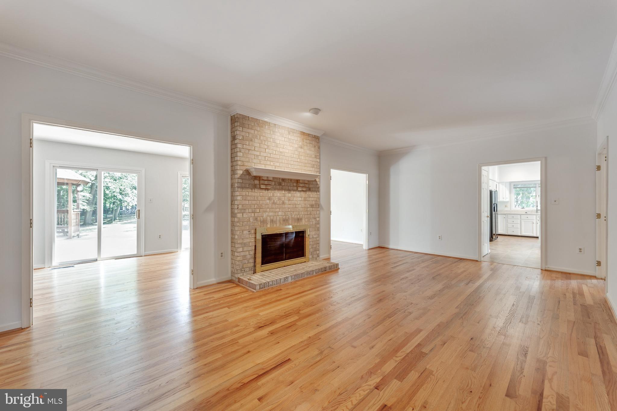 3517 Surrey Drive Alexandria, VA 22309 - Photo 20 of 62 Living room
