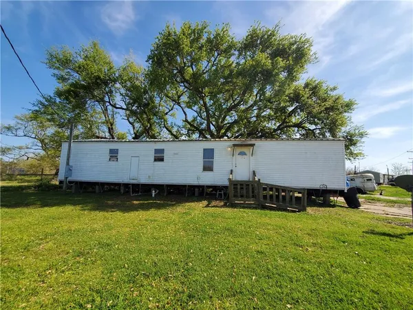 $950 | 177 Wildwood Drive, Buras, LA 70041