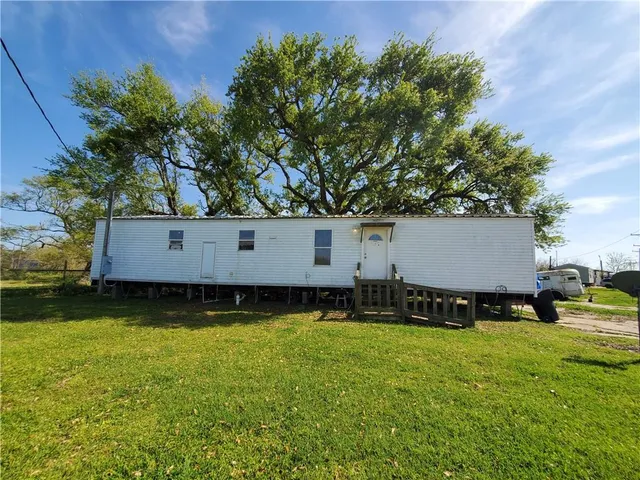 $950 | 177 Wildwood Drive, Buras, LA 70041