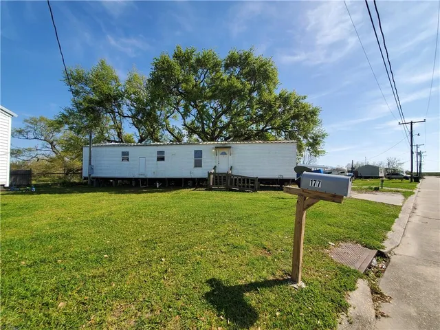 $950 | 177 Wildwood Drive, Buras, LA 70041