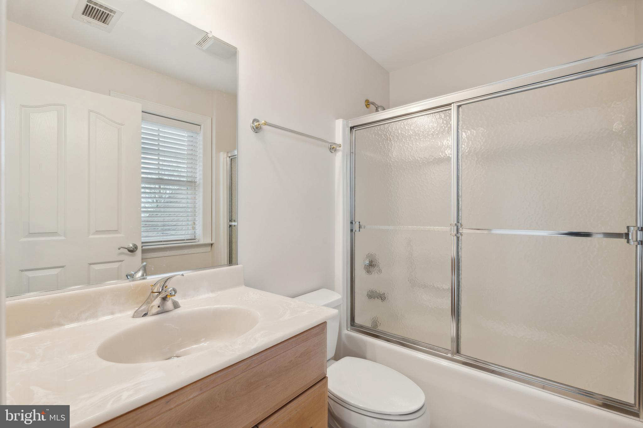 3436 Basford Road Frederick, MD 21703 - Photo 21 of 39 Guest Full Bathroom