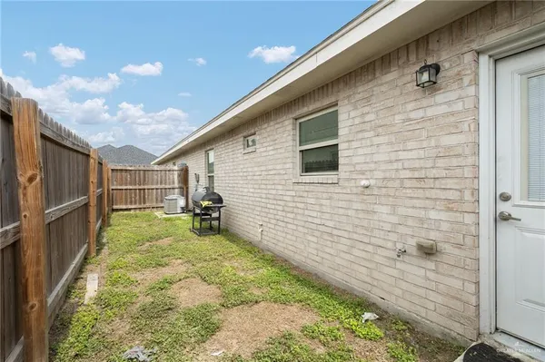 $1,200 | 5800 Nightingale Avenue, Unit 3, Mission, TX 78573