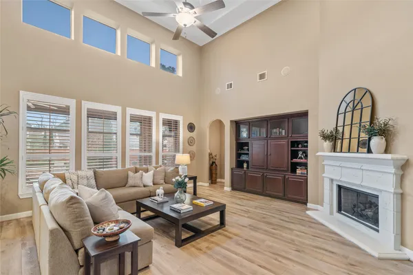 $975,000 | 155 South Arrow Canyon Circle, Spring, TX 77389