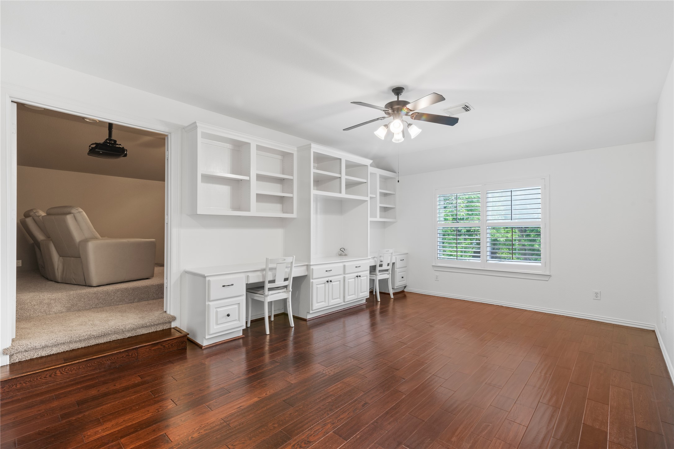 155 South Arrow Canyon Circle Spring, TX 77389 - Photo 25 of 49 a living room with furniture and wooden floor