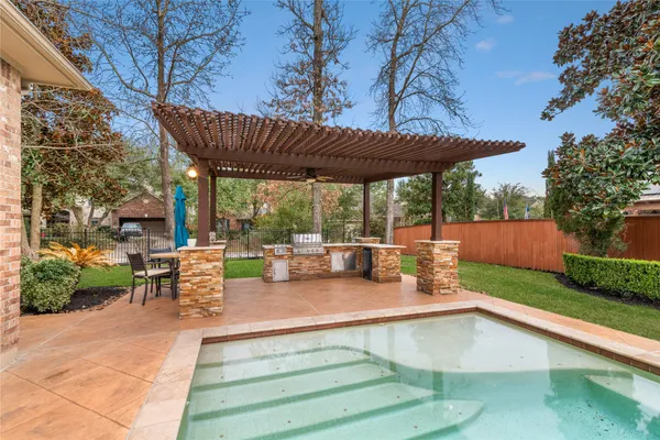$975,000 | 155 South Arrow Canyon Circle, Spring, TX 77389