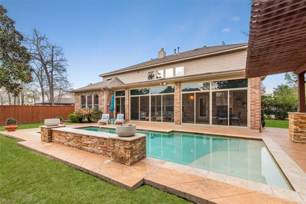 $975,000 | 155 South Arrow Canyon Circle, Spring, TX 77389