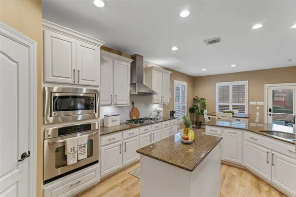 $975,000 | 155 South Arrow Canyon Circle, Spring, TX 77389