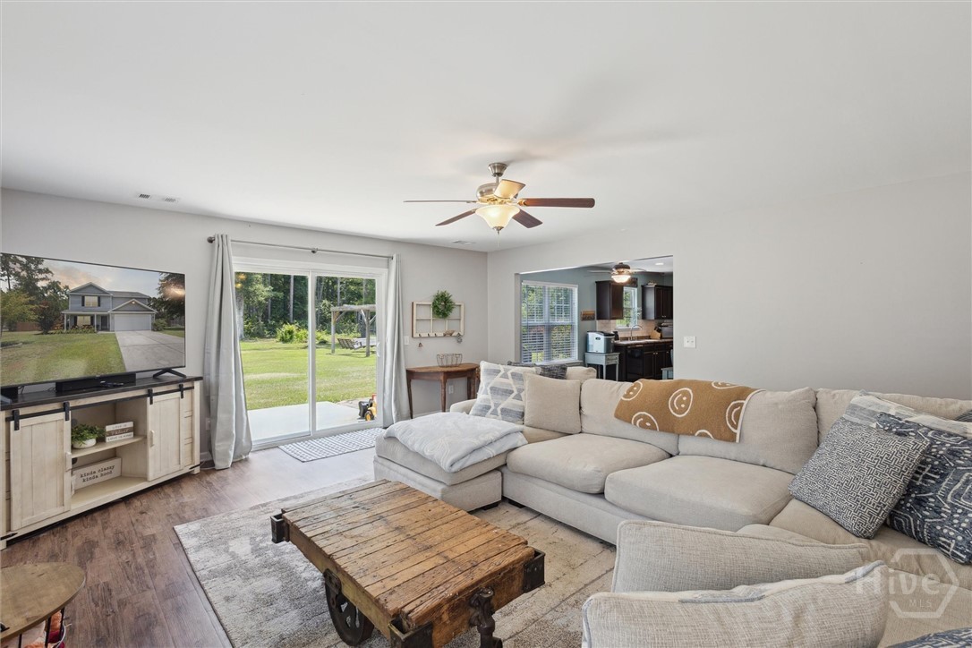 114 Bridgewood Drive Springfield, GA 31329 - Photo 9 of 38