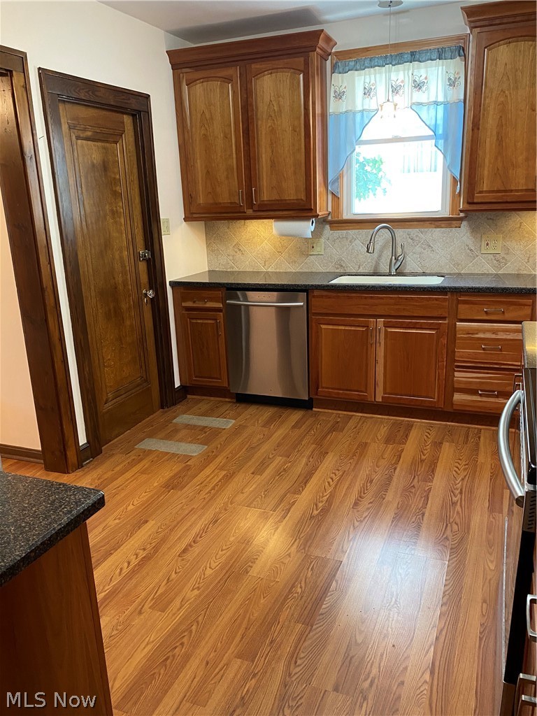 1271 Bunts Road Lakewood, OH 44107 - Photo 6 of 25 Flooring shines