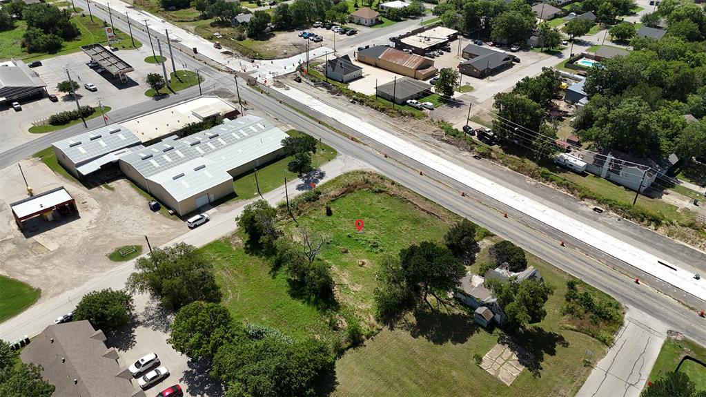 901 North 6th Street Sanger, TX 76266 - Photo 7 of 19