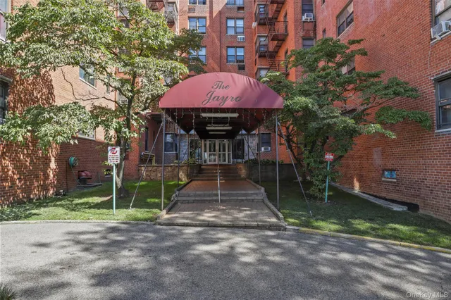 $137,500 | 555 Bronx River Road, Unit 1J, Yonkers, NY 10704
