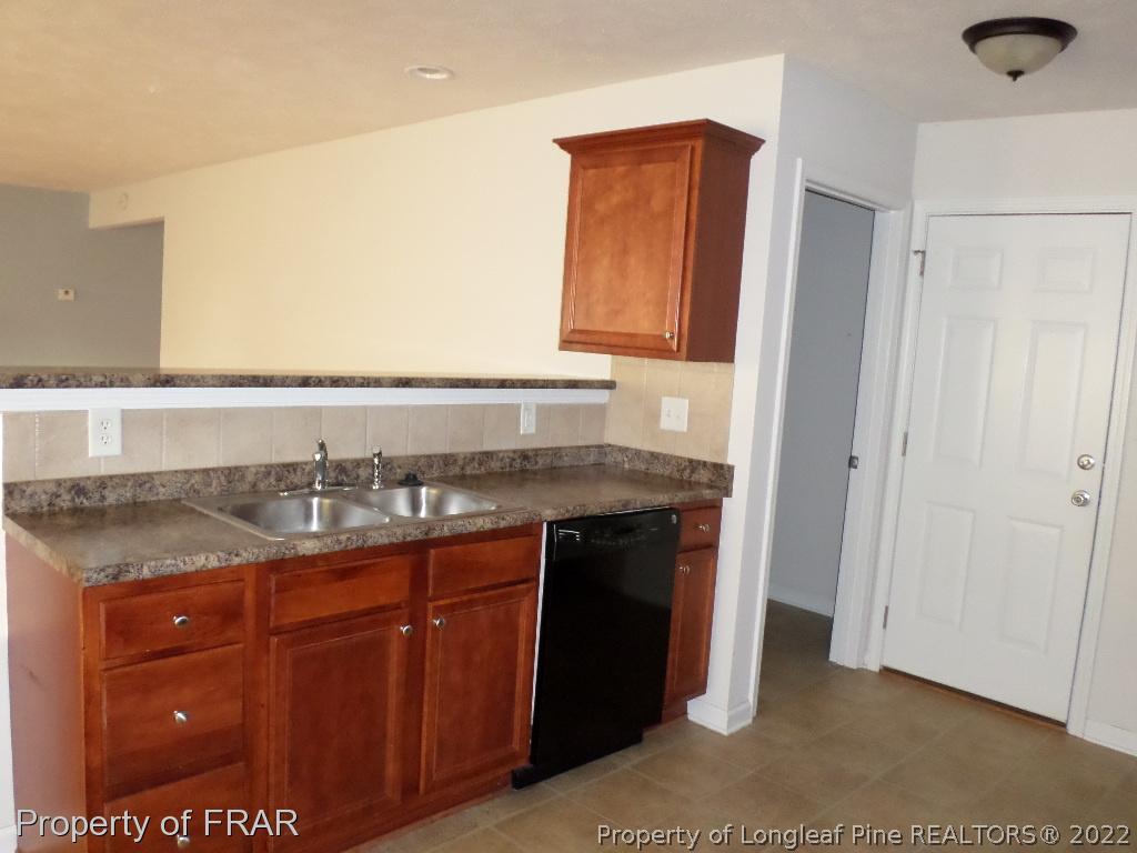 188 Ranier Drive Raeford, NC 28376 - Photo 6 of 26 Gallery Image 6