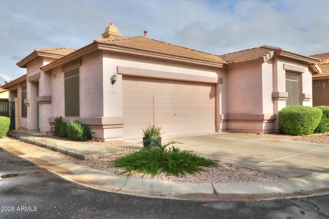 $425,000 | 1916 East Hawken Place, Chandler, AZ 85286