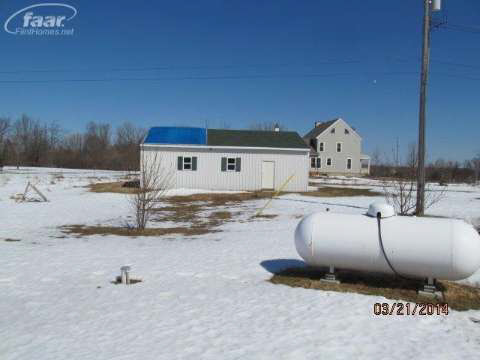 6973 Hazard Road Fenton, MI 48430 - Photo 27 of 29 20395996-26.JPG