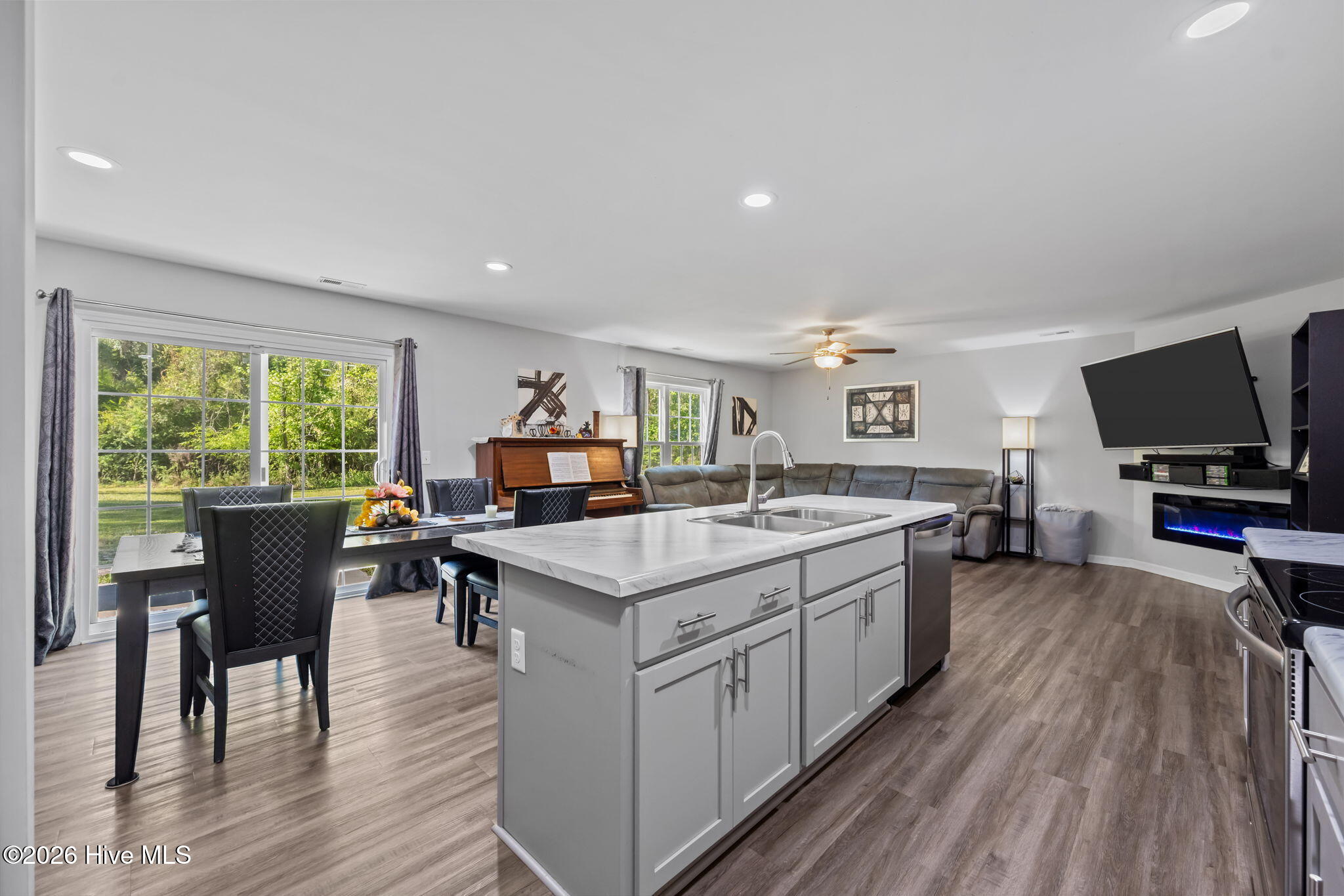 113 Harris Creek Loop Road Jacksonville, NC 28540 - Photo 14 of 47 29-web-or-mls-_RAD4951