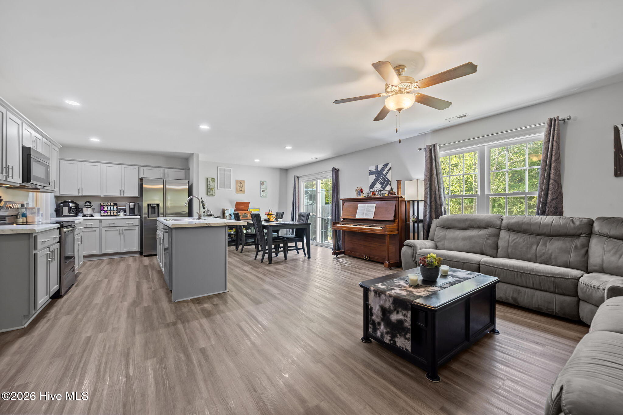 113 Harris Creek Loop Road Jacksonville, NC 28540 - Photo 8 of 47 24-web-or-mls-_RAD4933