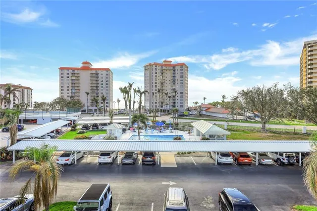 a view of outdoor space with sitting space