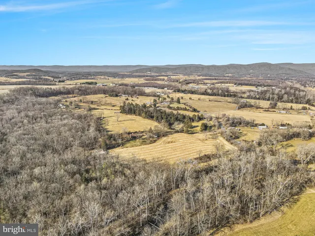 $750,000 | 1304 Wakemans Grove Road, Edinburg, VA 22824