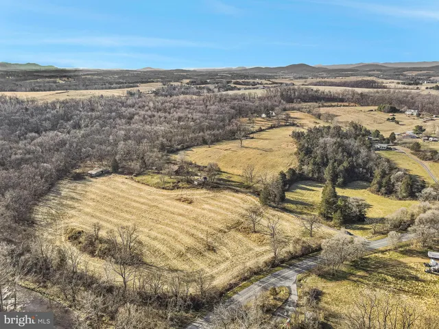 $750,000 | 1304 Wakemans Grove Road, Edinburg, VA 22824