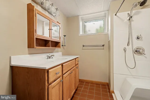 $750,000 | 1304 Wakemans Grove Road, Edinburg, VA 22824