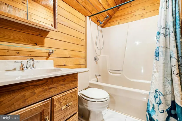 $750,000 | 1304 Wakemans Grove Road, Edinburg, VA 22824