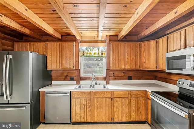 $750,000 | 1304 Wakemans Grove Road, Edinburg, VA 22824