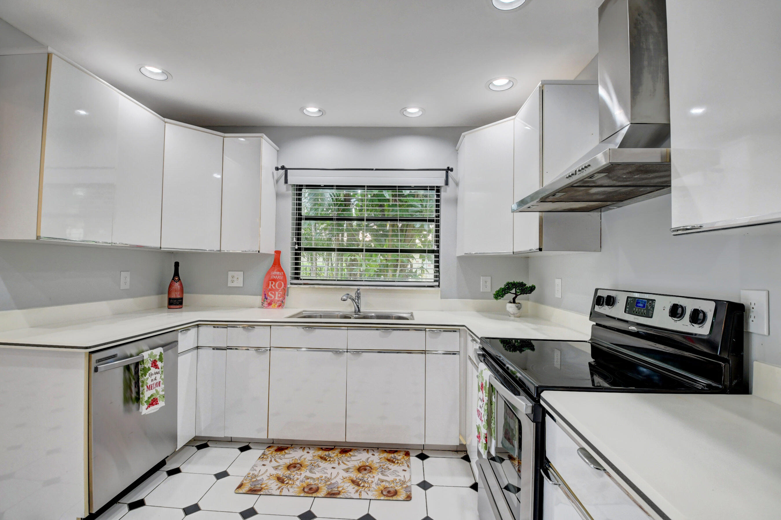 6926 North Grande Drive Boca Raton, FL 33433 - Photo 13 of 24 29_dsc_5560_1_2_3_4