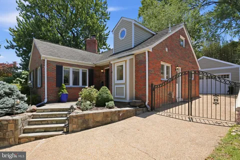 $1,150,000 | 414 Skyhill Road, Alexandria, VA 22314
