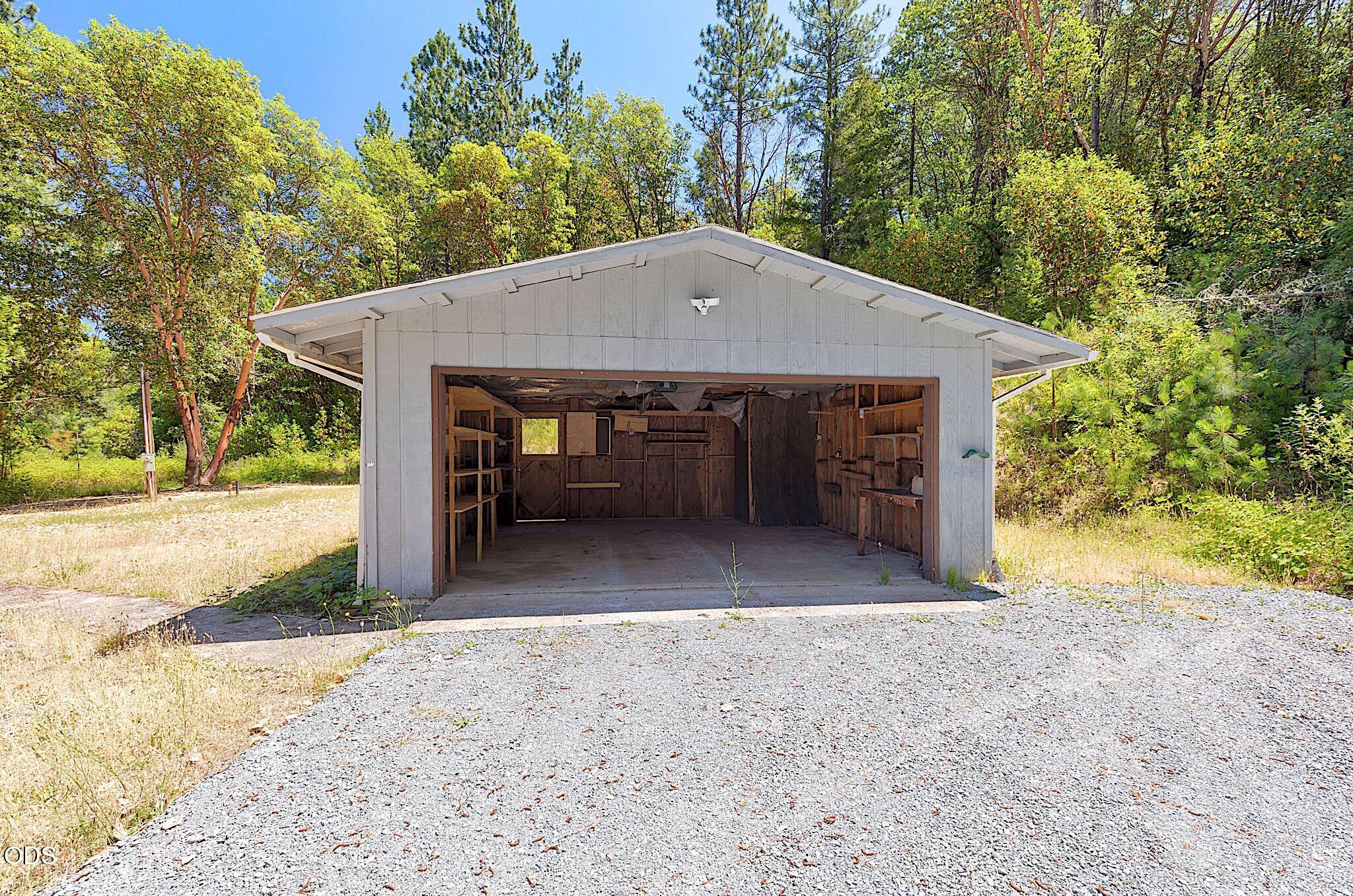 11230 Lower River Road Grants Pass, OR 97526 - Photo 17 of 29